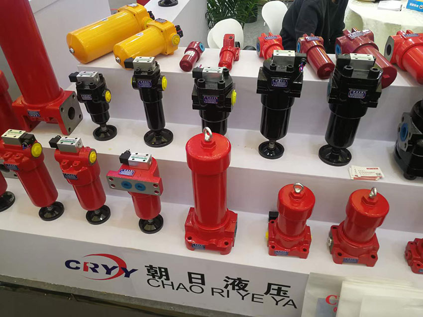 隨著生產(chǎn)制造業(yè)的發(fā)展，液壓配件作為機(jī)械的零件之一被廣泛使用，其中液壓配件起著不可或缺的作用，因?yàn)槭菬o(wú)形的存在，所以容易被忽視，那么，下面跟著遠(yuǎn)征液壓一起了解下液壓配件生產(chǎn)應(yīng)符合技術(shù)和使用標(biāo)準(zhǔn)吧!